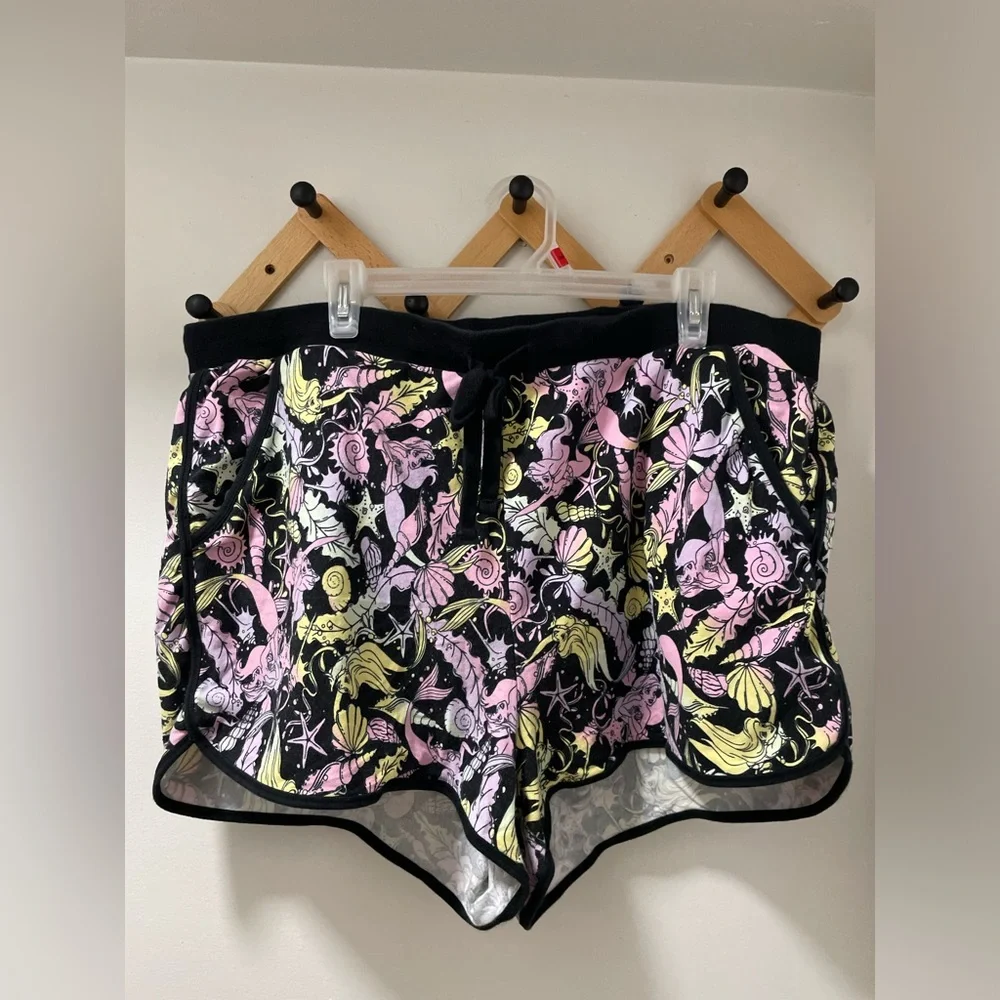 torrid Black Shorts with Pink and Yellow Seashell Print